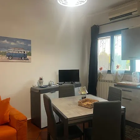 La Casetta Romana Apartment *